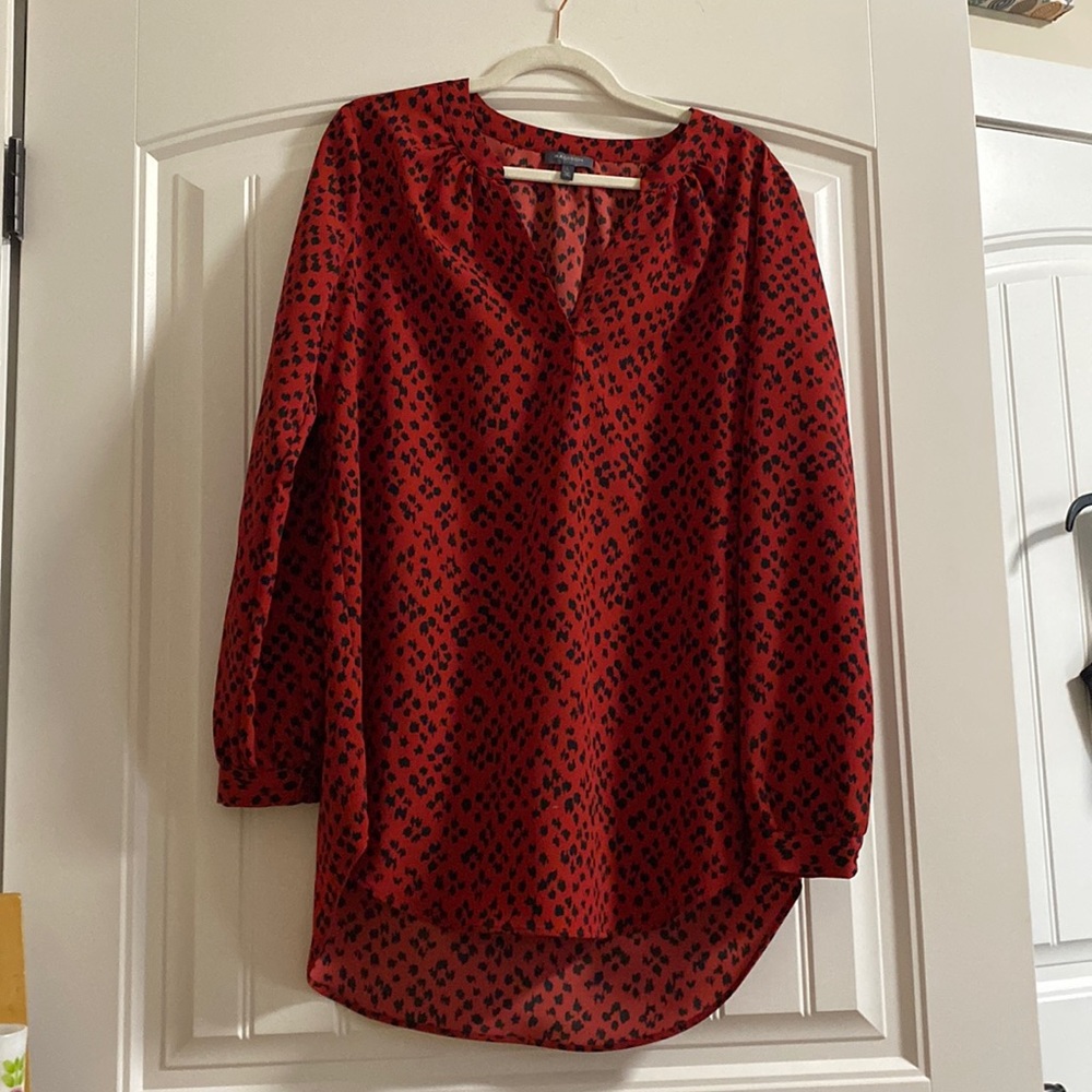 E136 Madison Sz. L Red & Black dress top Blouse